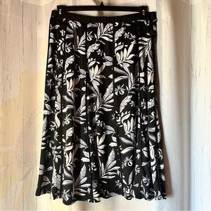 Robert Louis Black and White Floral A-Line Skirt